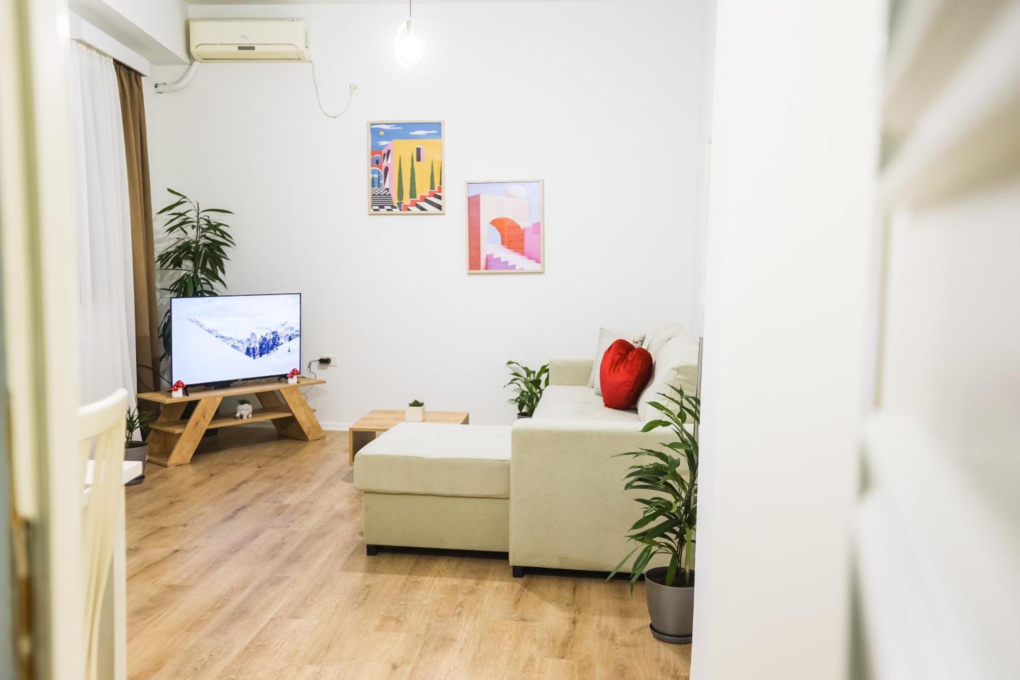 At Bazaar Central Apartment Tirana Bagian luar foto